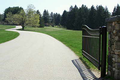 What Are the Advantages of Having an Electric Gate?